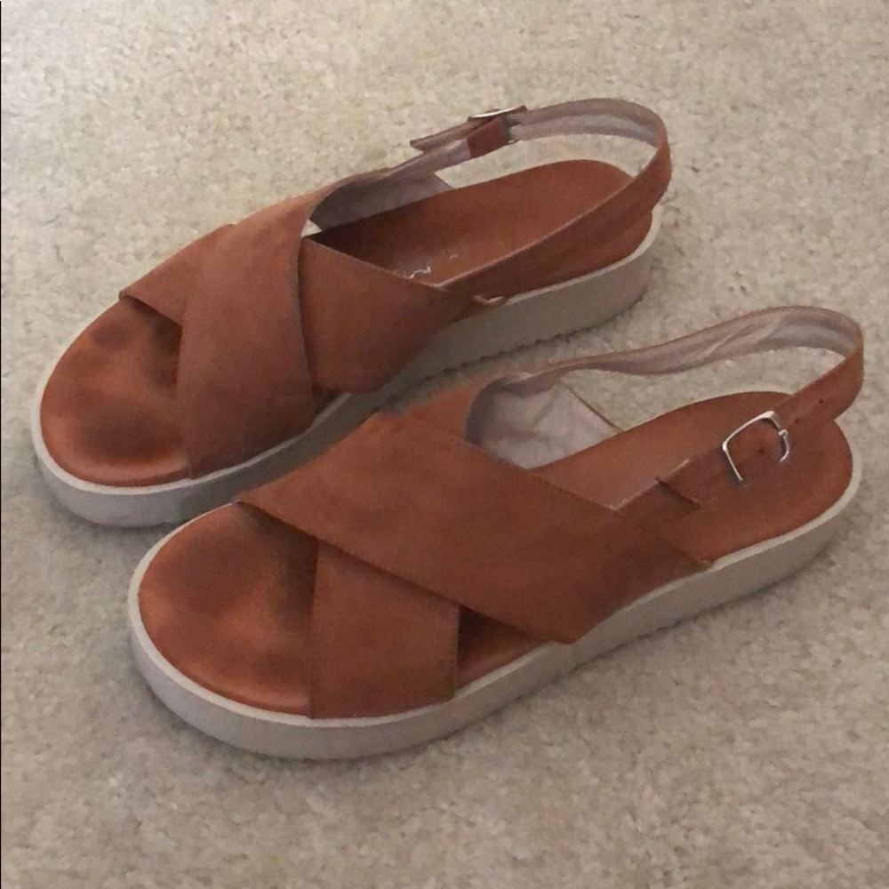Leather platform sandals